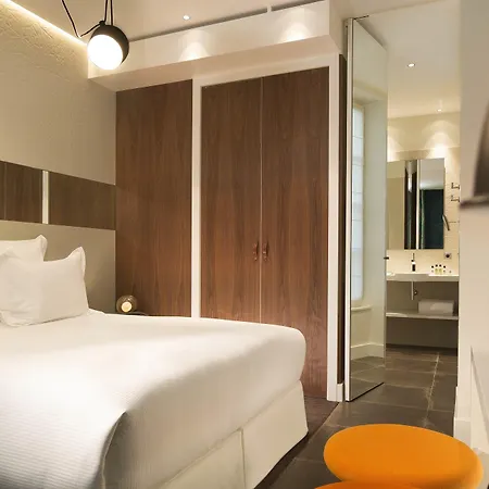 Dupond-smith Hotel