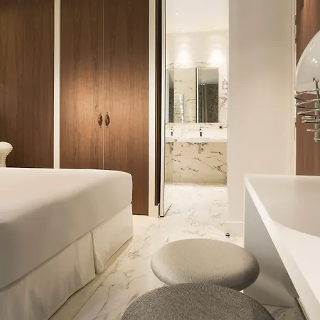 Dupond-smith 5* Parijs
